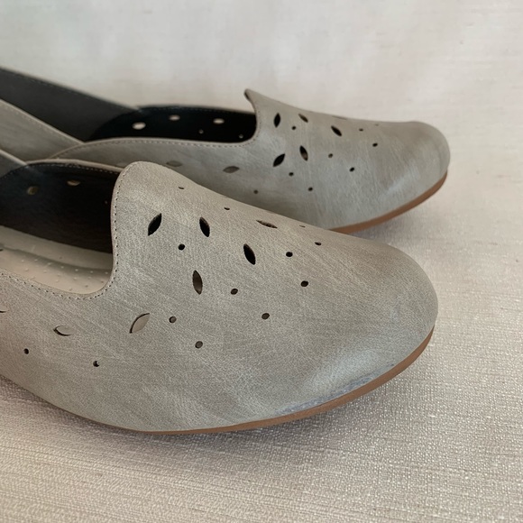 Bellini Marshmallow Gray Faux Leather Flats Woman’s 10M - Picture 12 of 15